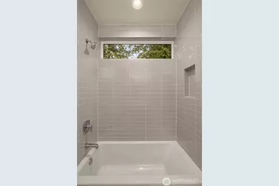 12710 NE 72nd Street, Kirkland, WA 98033 - Photo 31