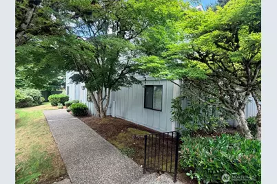 725 141st Place NE #4, Bellevue, WA 98007 - Photo 3