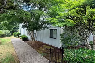 725 141st Pl NE, Bellevue, WA 98007 - Photo 3