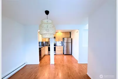 725 141st Place NE #4, Bellevue, WA 98007 - Photo 7