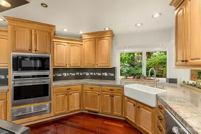 4560 Island Avenue, Bainbridge Island, WA 98110 - Photo 9