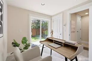 1017 NE 123rd St, Seattle, WA 98125 - Photo 3