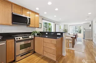 1017 NE 123rd St, Seattle, WA 98125 - Photo 11