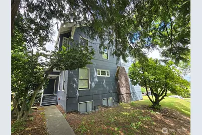 5201 19th Avenue NE, Seattle, WA 98105 - Photo 3