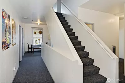 5201 19th Avenue NE, Seattle, WA 98105 - Photo 19