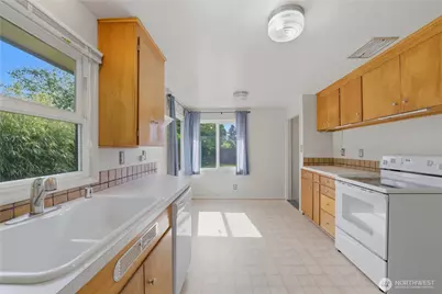 2210 N Mason Avenue, Tacoma, WA 98406 - Photo 13