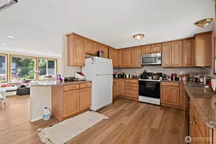 2521 Talbot Crest Dr S, Renton, WA 98055 - Photo 9
