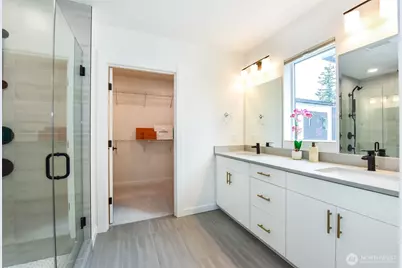 15558 NE 15th Place #301, Bellevue, WA 98007 - Photo 13