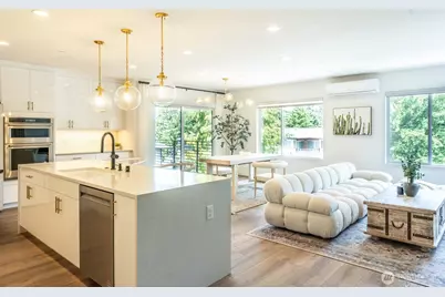 15558 NE 15th Place #301, Bellevue, WA 98007 - Photo 3
