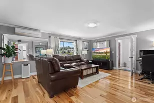4240 S Rose St, Seattle, WA 98118 - Photo 5