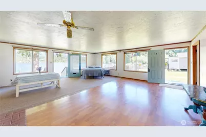 18375 W Big Lake Boulevard, Mount Vernon, WA 98274 - Photo 9