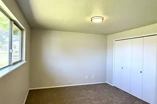 890 E Kennedy Ave, Hermiston, OR 97838 - Photo 25