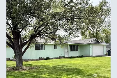 890 E Kennedy Avenue, Hermiston, OR 97838 - Photo 1