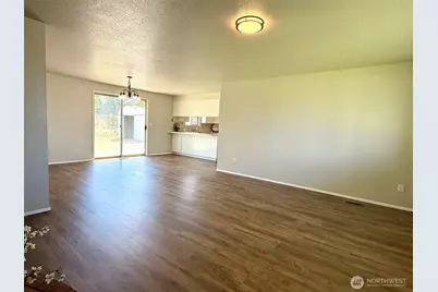 890 E Kennedy Avenue, Hermiston, OR 97838 - Photo 9