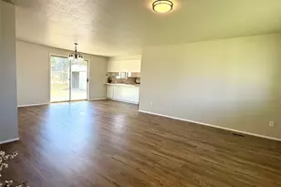 890 E Kennedy Ave, Hermiston, OR 97838 - Photo 9