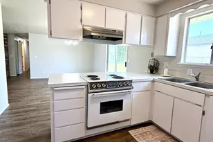 890 E Kennedy Ave, Hermiston, OR 97838 - Photo 13