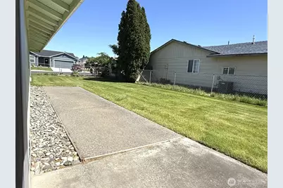 890 E Kennedy Avenue, Hermiston, OR 97838 - Photo 31