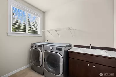 21250 NE 9th Place, Sammamish, WA 98074 - Photo 33