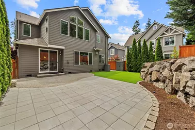 21250 NE 9th Place, Sammamish, WA 98074 - Photo 37