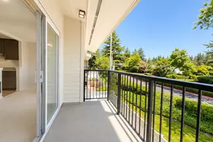 811 126th Pl NE, Bellevue, WA 98005 - Photo 11