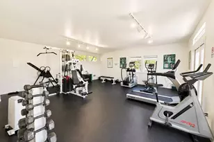 811 126th Pl NE, Bellevue, WA 98005 - Photo 17