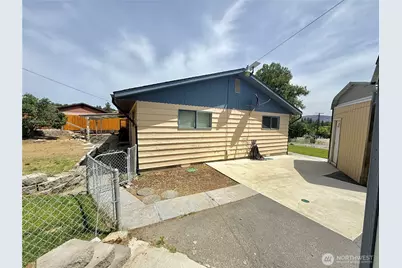 703 Sunrise Drive, Omak, WA 98841 - Photo 9