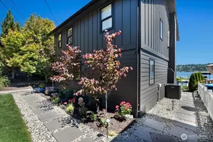 15038 Beach Dr NE, Lake Forest Park, WA 98155 - Photo 7