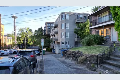 717 3rd Avenue N, Seattle, WA 98109 - Photo 5