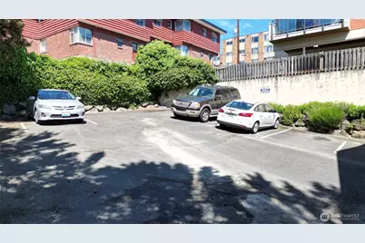 717 3rd Avenue N, Seattle, WA 98109 - Photo 11