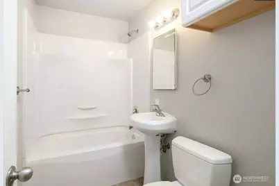 717 3rd Avenue N, Seattle, WA 98109 - Photo 17