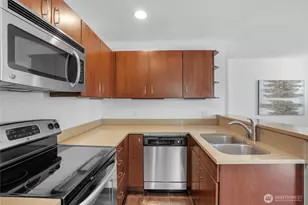 1131 N 93rd St, Seattle, WA 98103 - Photo 13