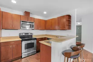 1131 N 93rd St, Seattle, WA 98103 - Photo 9