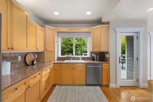 2711 4th Ave W, Seattle, WA 98119 - Photo 13