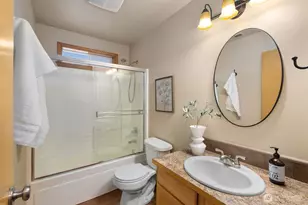 10717 Phinney Ave N, Seattle, WA 98133 - Photo 19