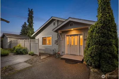 10717 Phinney Avenue N, Seattle, WA 98133 - Photo 1