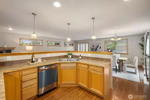 10717 Phinney Ave N, Seattle, WA 98133 - Photo 13