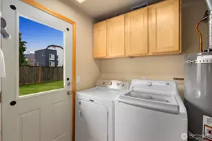 10717 Phinney Ave N, Seattle, WA 98133 - Photo 23