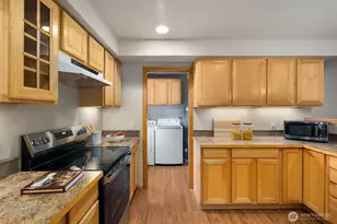 10717 Phinney Ave N, Seattle, WA 98133 - Photo 15