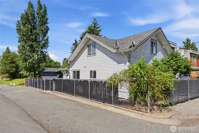 11546 85th Avenue S, Seattle, WA 98178 - Photo 1