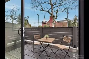 2806 W Dravus, Seattle, WA 98199 - Photo 17