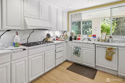 10000 Meydenbauer Way SE #1, Bellevue, WA 98004 - Photo 9