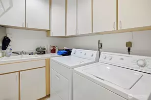 10000 Meydenbauer Way SE, Bellevue, WA 98004 - Photo 37