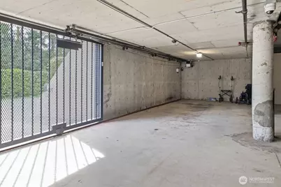 10000 Meydenbauer Way SE #1, Bellevue, WA 98004 - Photo 35
