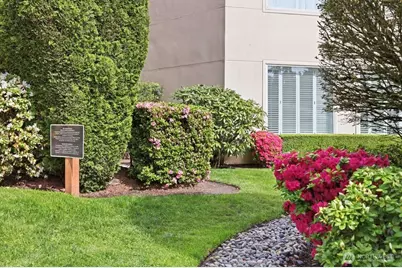 10000 Meydenbauer Way SE #1, Bellevue, WA 98004 - Photo 31