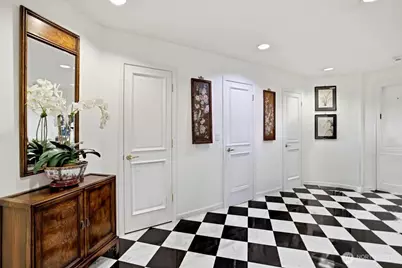 10000 Meydenbauer Way SE #1, Bellevue, WA 98004 - Photo 3