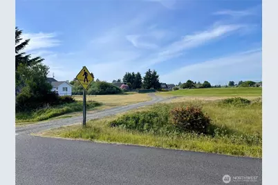 301 Octopus Avenue NE, Ocean Shores, WA 98569 - Photo 9