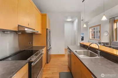 81 Vine Street #406, Seattle, WA 98121 - Photo 9