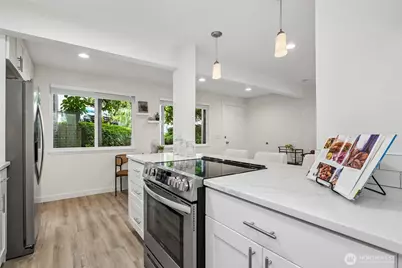 4050 W Lake Sammamish Pkwy NE #103, Redmond, WA 98052 - Photo 13