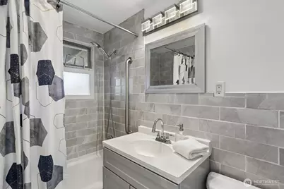 10615 1st Avenue S, Seattle, WA 98168 - Photo 11