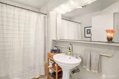 111 W Kinnear Place, Seattle, WA 98119 - Photo 15